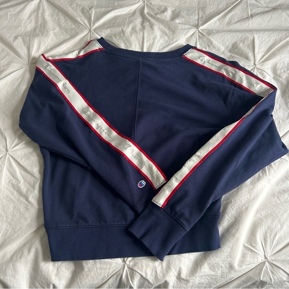 FALL Women’s Champion Crewneck w/arm lettering - Picture 5 of 6